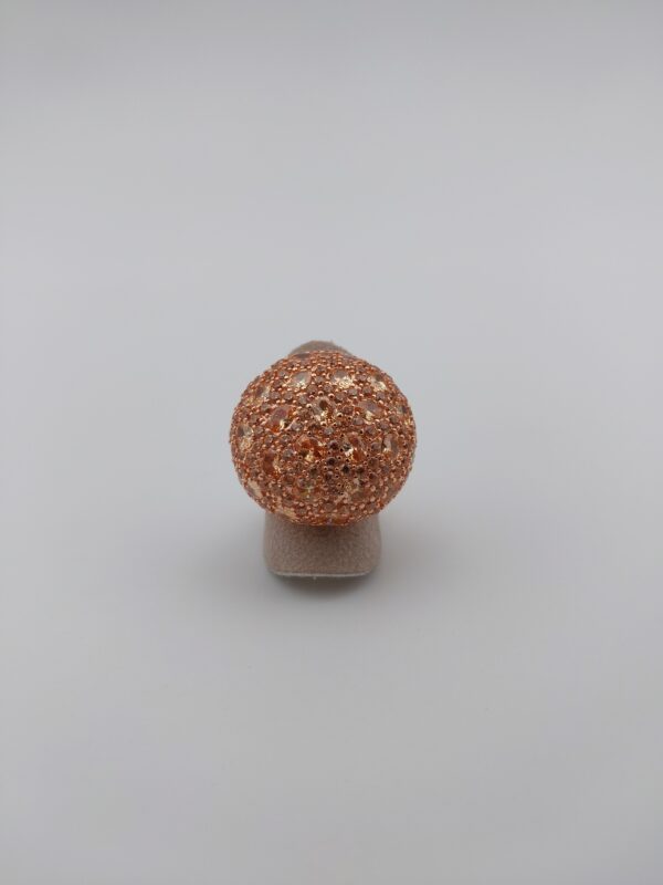 Anello con zirconi