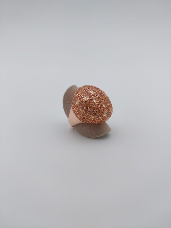 Anello con zirconi